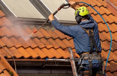 Démoussage et hydrofuge de toiture à Courmas